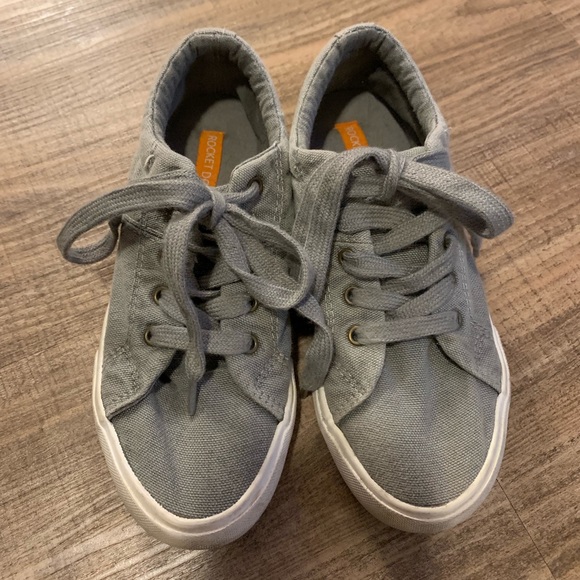 Two pairs of shoes - Picture 2 of 6